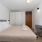 Mili * Brela